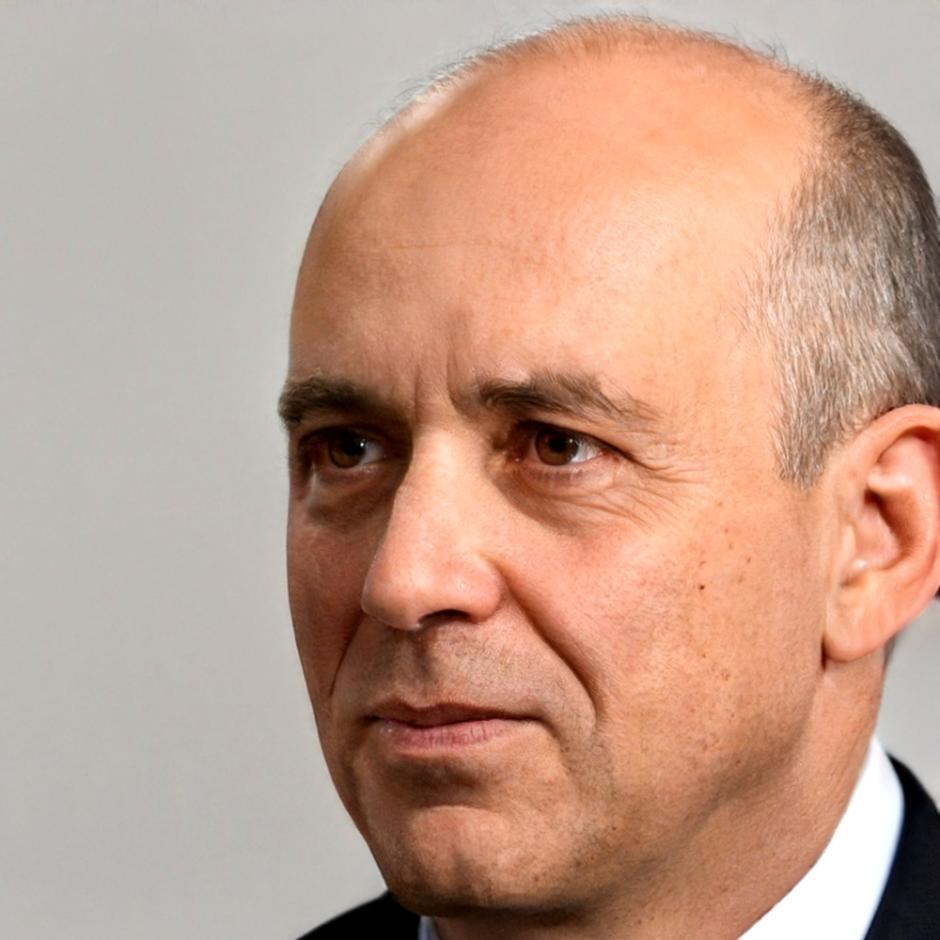 Portrait de Loïc Bertrand